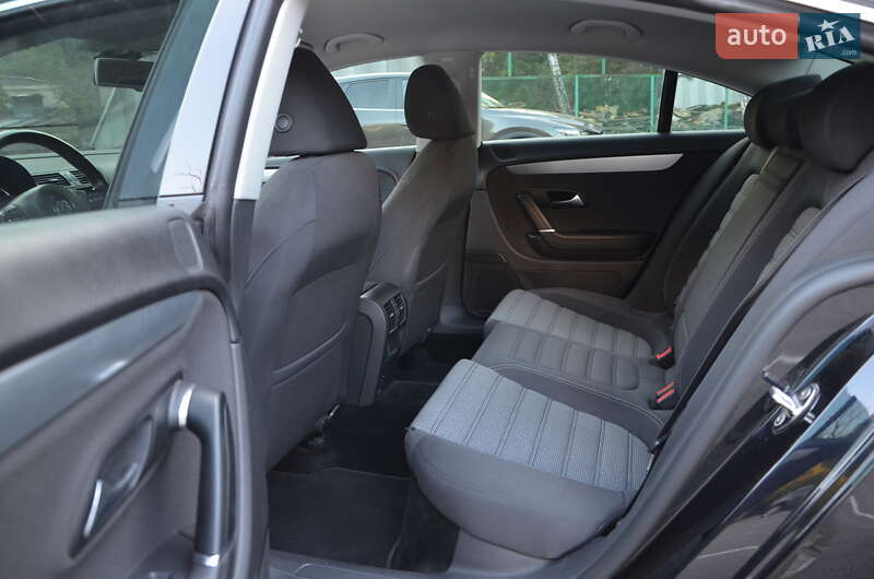 Купе Volkswagen CC / Passat CC 2010 в Киеве