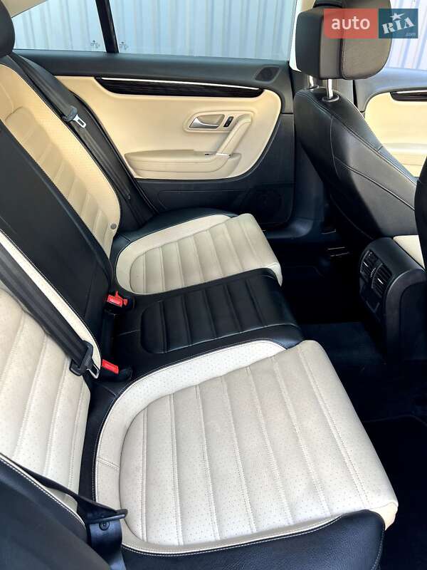 Купе Volkswagen CC / Passat CC 2016 в Чернігові