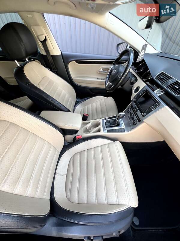 Купе Volkswagen CC / Passat CC 2016 в Чернігові