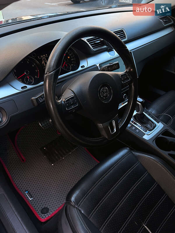Купе Volkswagen CC / Passat CC 2010 в Киеве