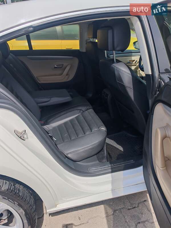 Купе Volkswagen CC / Passat CC 2013 в Киеве