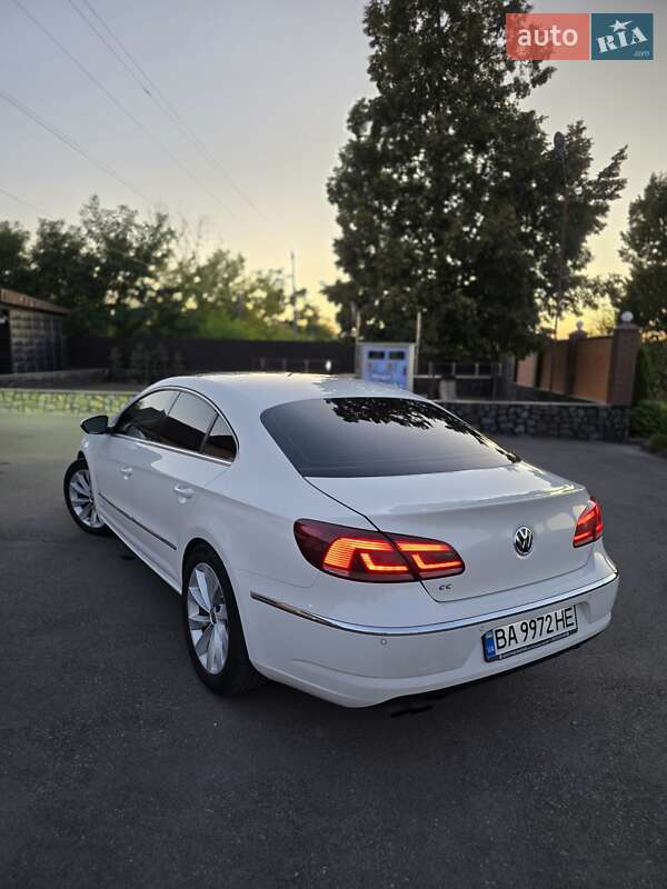 Купе Volkswagen CC / Passat CC 2012 в Умани