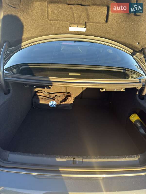Купе Volkswagen CC / Passat CC 2014 в Киеве