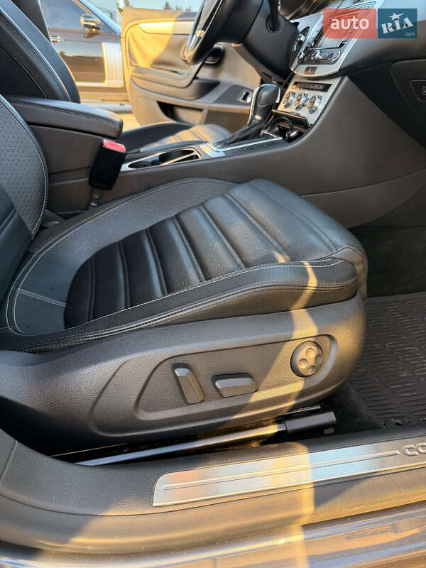 Купе Volkswagen CC / Passat CC 2014 в Киеве