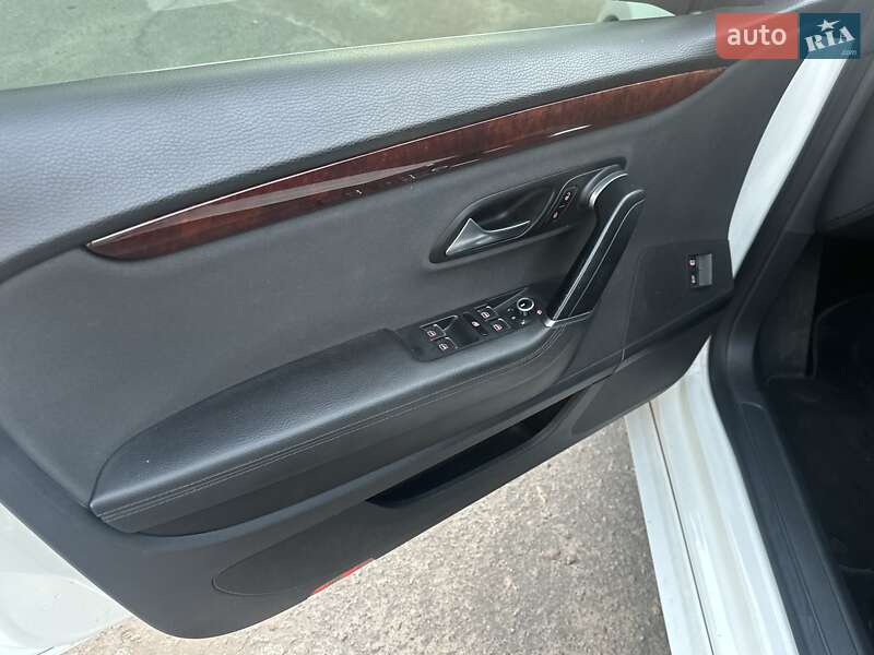 Купе Volkswagen CC / Passat CC 2010 в Сумах