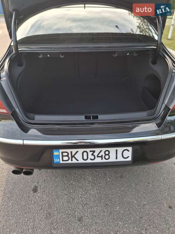 Купе Volkswagen CC / Passat CC 2012 в Виннице