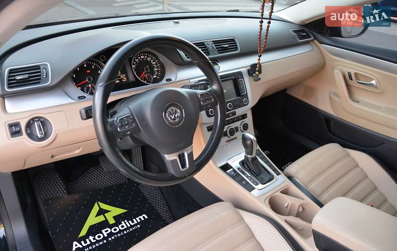 Купе Volkswagen CC / Passat CC 2014 в Киеве