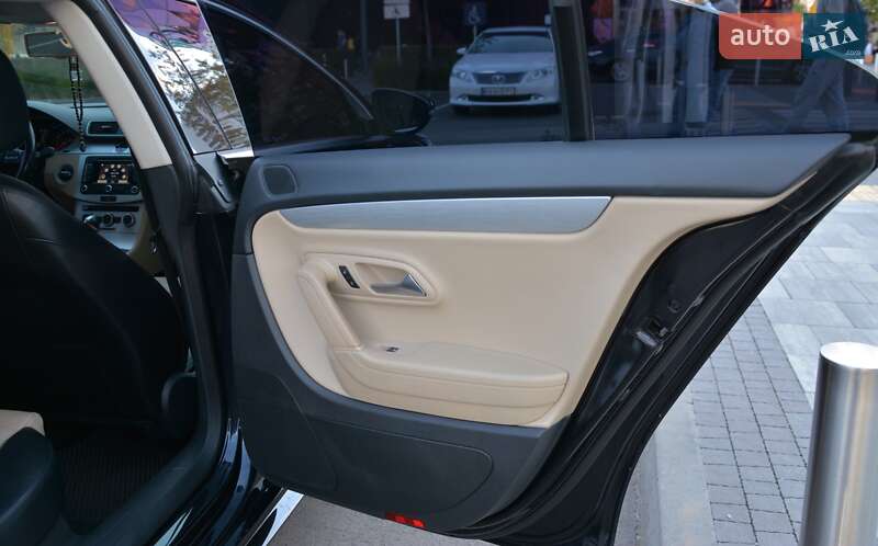 Купе Volkswagen CC / Passat CC 2014 в Киеве