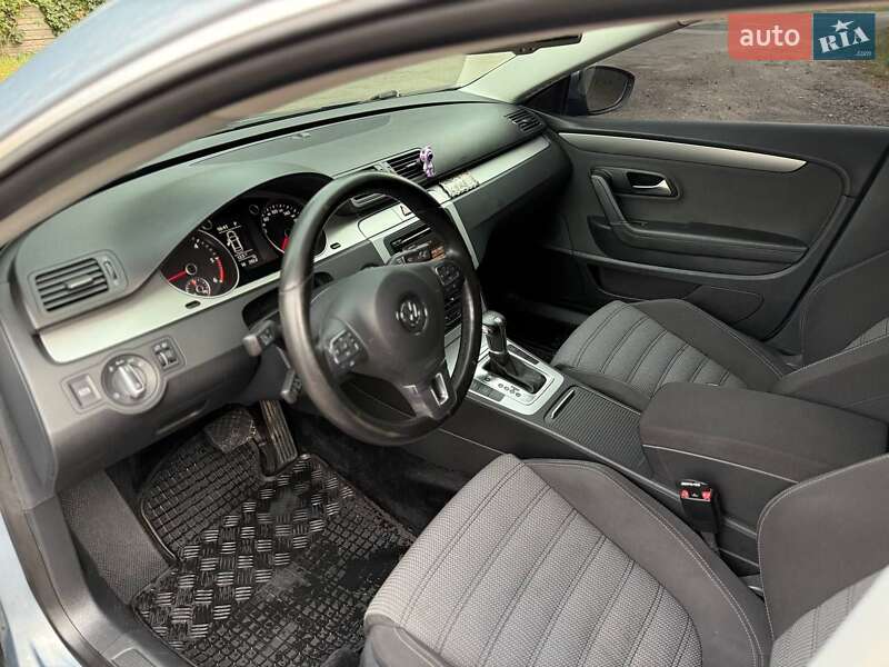 Купе Volkswagen CC / Passat CC 2010 в Василькові
