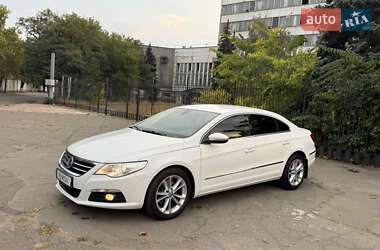Купе Volkswagen CC / Passat CC 2011 в 