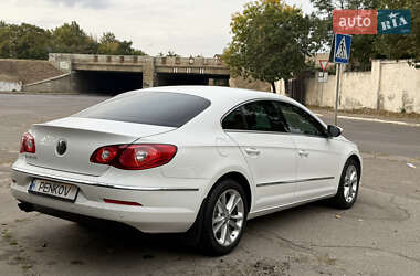 Купе Volkswagen CC / Passat CC 2011 в 