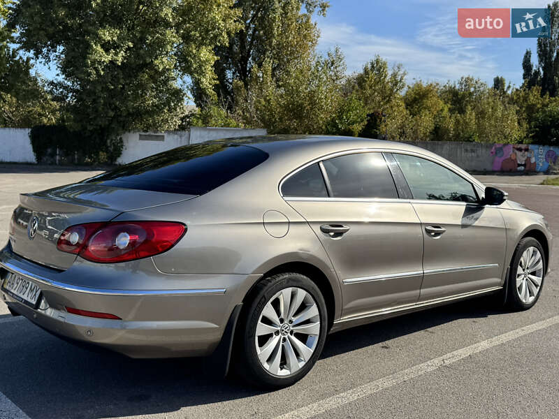 Купе Volkswagen CC / Passat CC 2011 в Киеве