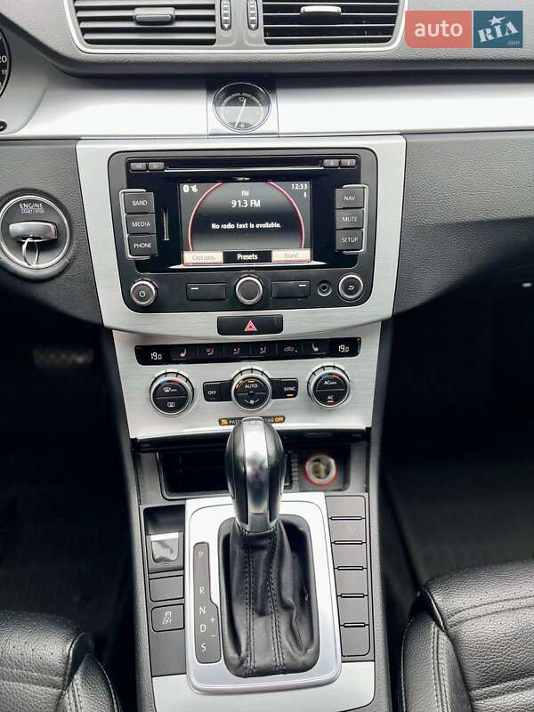 Купе Volkswagen CC / Passat CC 2012 в Черновцах