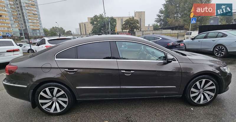 Купе Volkswagen CC / Passat CC 2012 в Києві