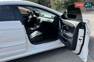 Купе Volkswagen CC / Passat CC 2011 в 