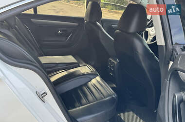 Купе Volkswagen CC / Passat CC 2011 в 