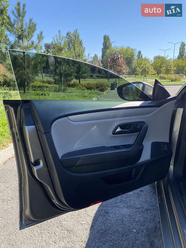 Купе Volkswagen CC / Passat CC 2012 в Кременчуге