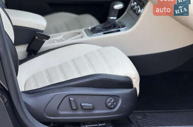 Купе Volkswagen CC / Passat CC 2009 в 