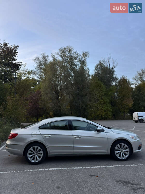 Купе Volkswagen CC / Passat CC 2011 в Чернігові
