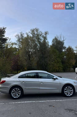 Купе Volkswagen CC / Passat CC 2011 в 