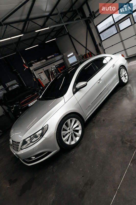 Купе Volkswagen CC / Passat CC 2012 в Черновцах