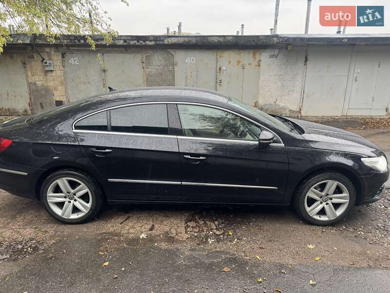 Купе Volkswagen CC / Passat CC 2011 в Киеве