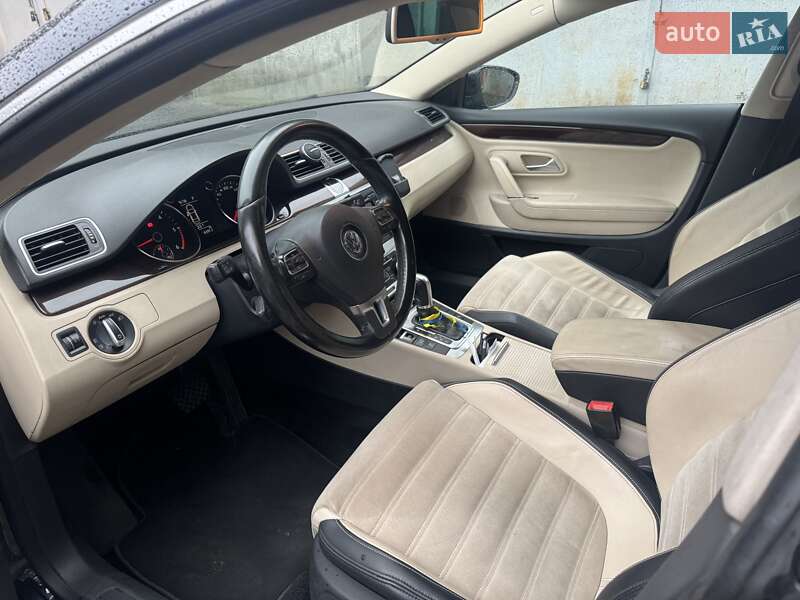 Купе Volkswagen CC / Passat CC 2011 в Киеве