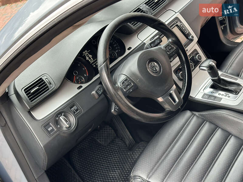 Купе Volkswagen CC / Passat CC 2010 в Івано-Франківську