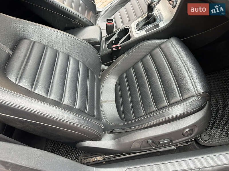 Купе Volkswagen CC / Passat CC 2010 в Івано-Франківську