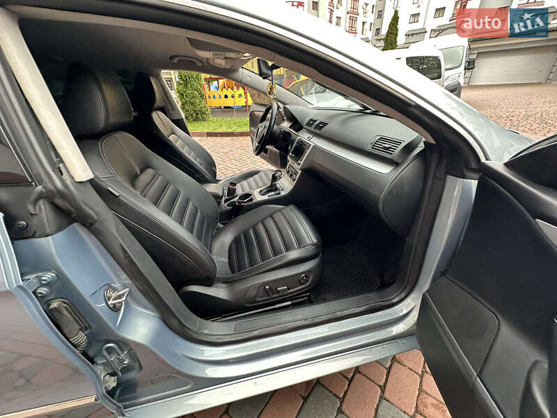 Купе Volkswagen CC / Passat CC 2010 в Івано-Франківську