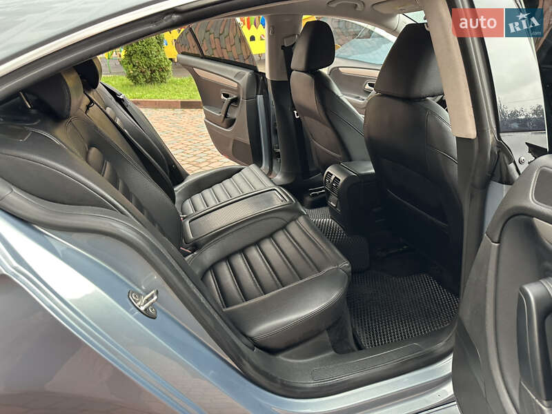 Купе Volkswagen CC / Passat CC 2010 в Івано-Франківську