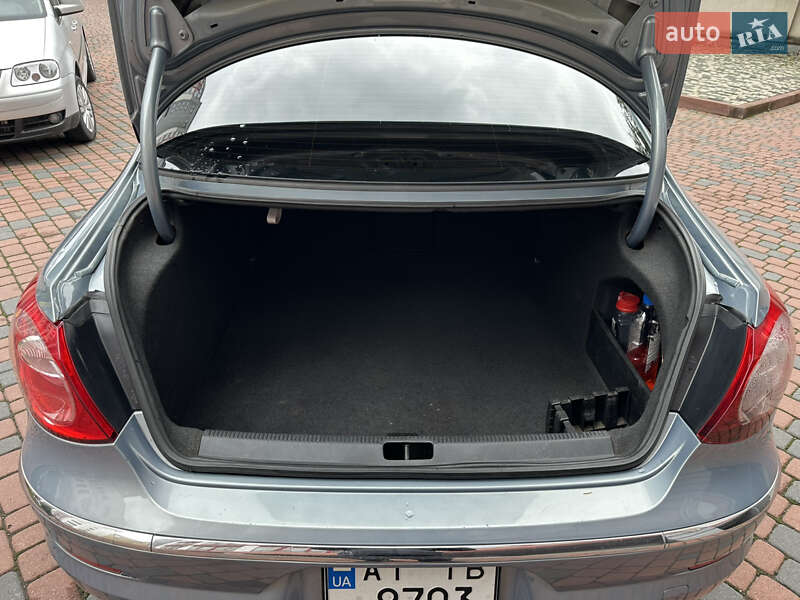 Купе Volkswagen CC / Passat CC 2010 в Івано-Франківську