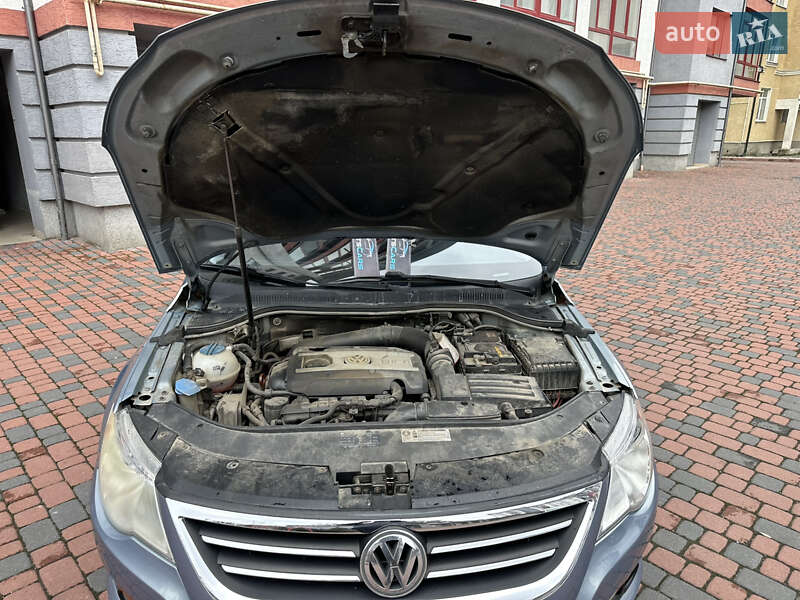 Купе Volkswagen CC / Passat CC 2010 в Івано-Франківську
