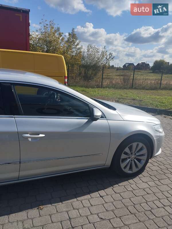 Купе Volkswagen CC / Passat CC 2010 в Яворові