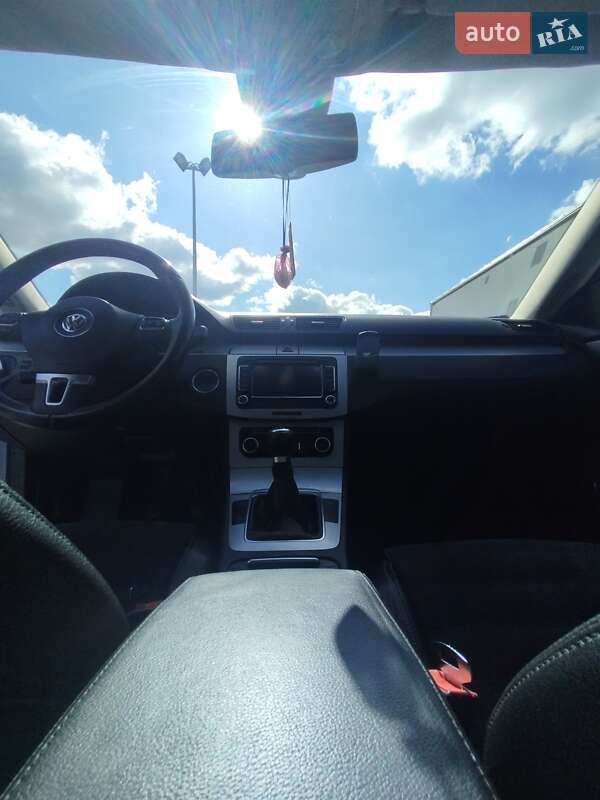 Купе Volkswagen CC / Passat CC 2010 в Яворові