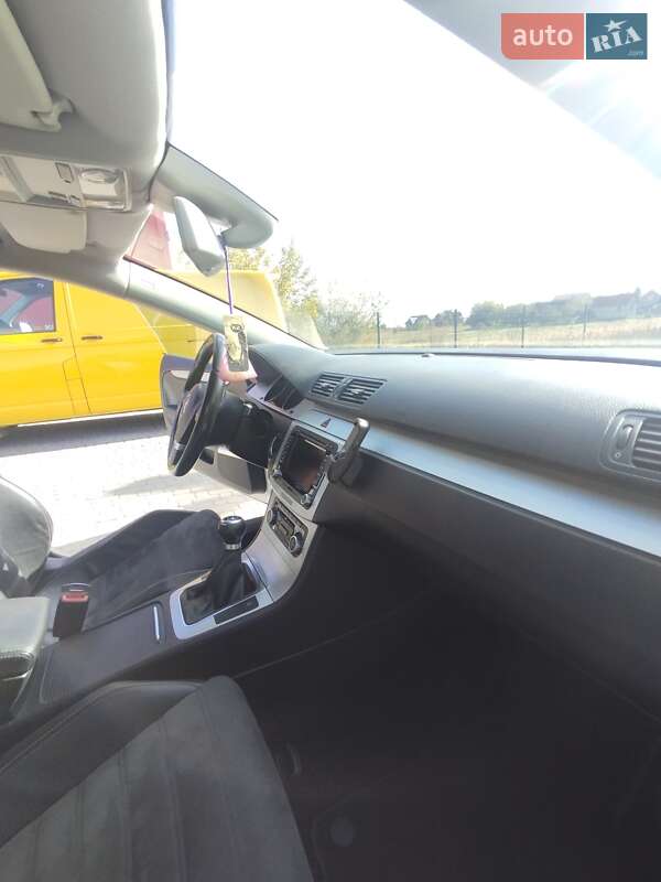 Купе Volkswagen CC / Passat CC 2010 в Яворові