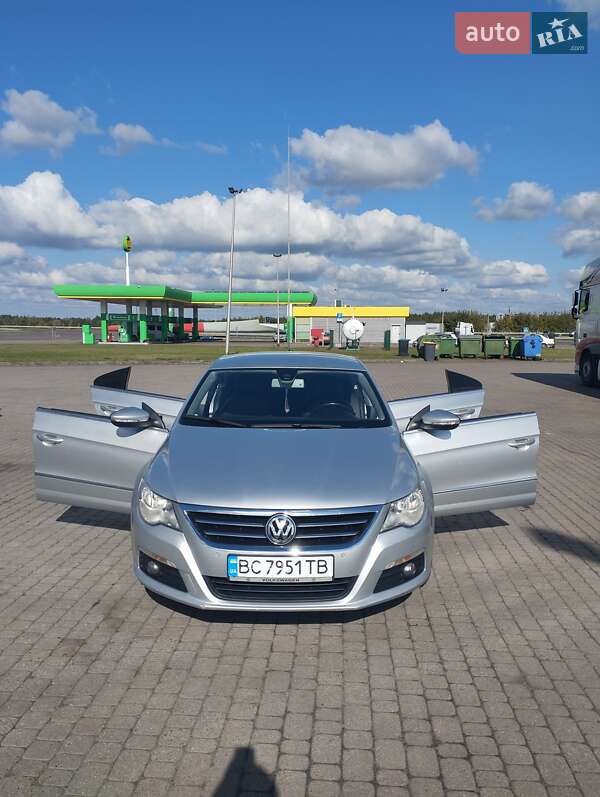 Купе Volkswagen CC / Passat CC 2010 в Яворові