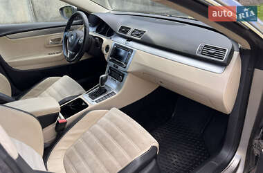 Купе Volkswagen CC / Passat CC 2011 в 