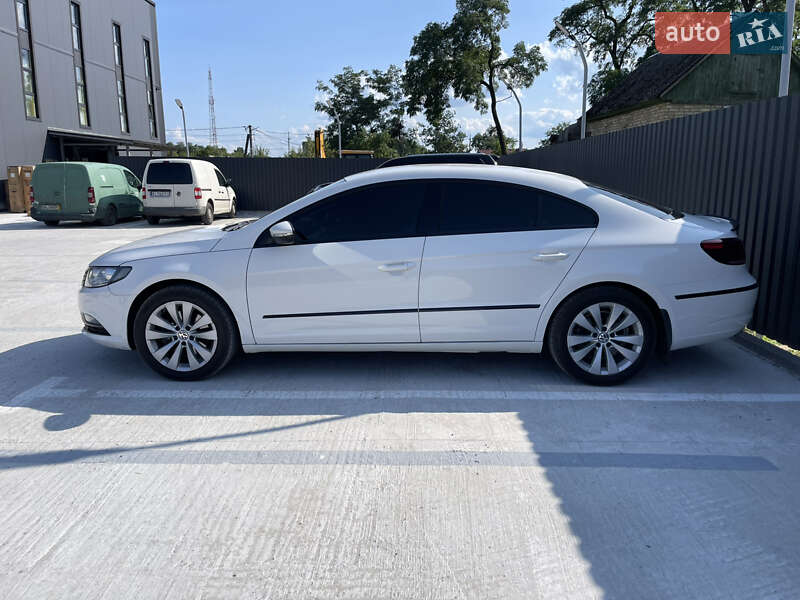 Купе Volkswagen CC / Passat CC 2013 в Вышгороде