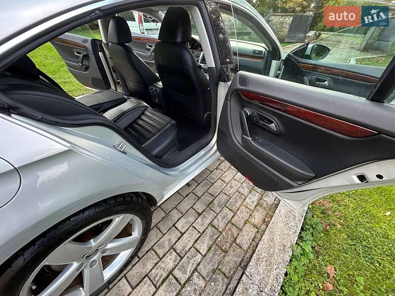 Купе Volkswagen CC / Passat CC 2010 в Ивано-Франковске