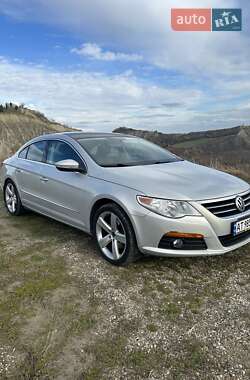 Купе Volkswagen CC / Passat CC 2010 в Косове