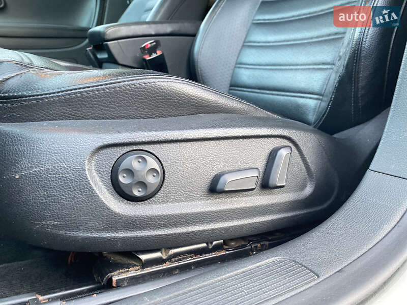 Купе Volkswagen CC / Passat CC 2010 в Виннице
