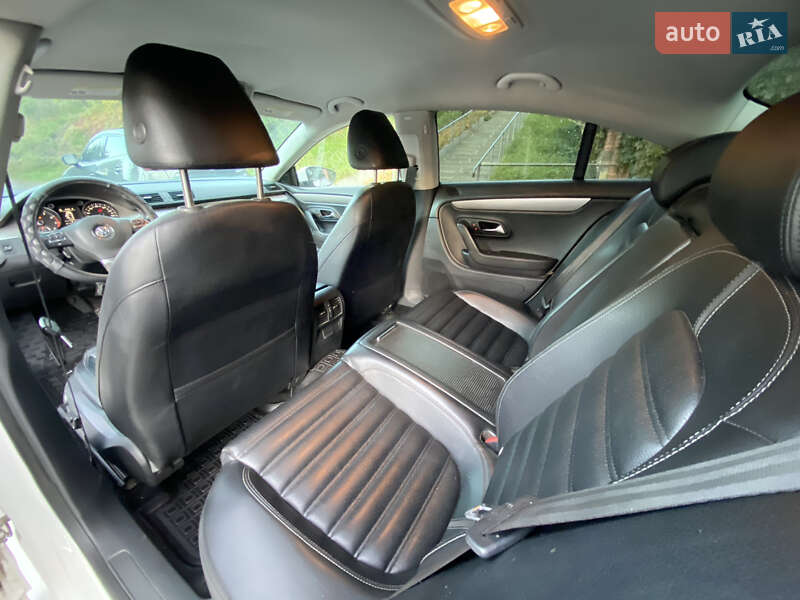 Купе Volkswagen CC / Passat CC 2010 в Виннице