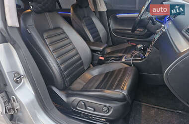 Купе Volkswagen CC / Passat CC 2011 в 