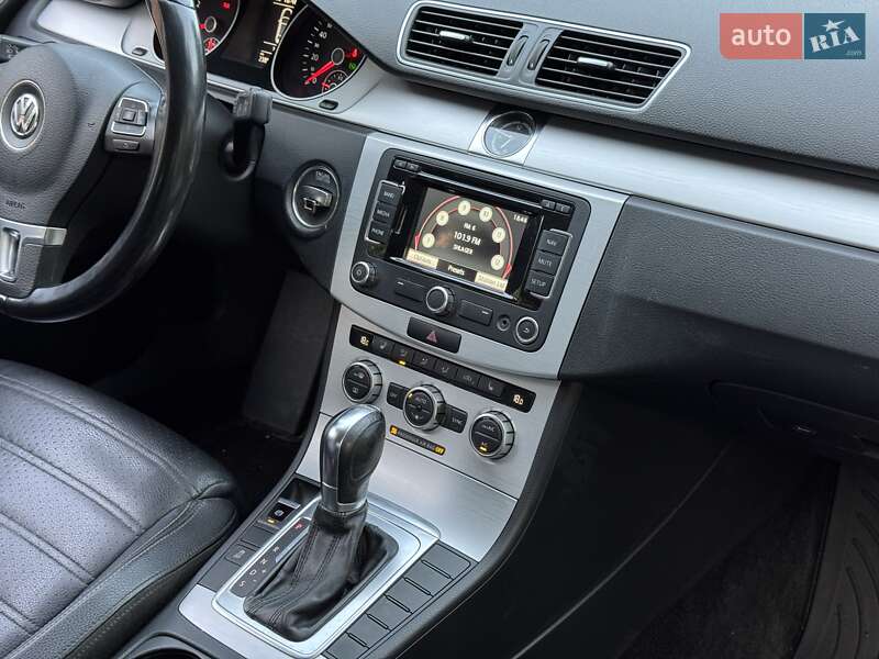 Купе Volkswagen CC / Passat CC 2013 в Києві