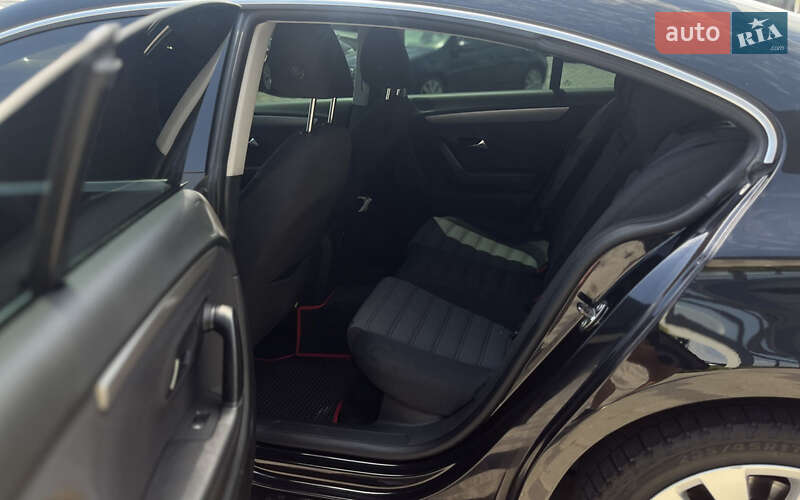 Купе Volkswagen CC / Passat CC 2011 в Мукачево