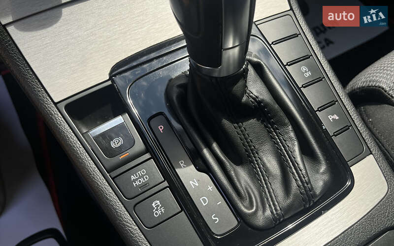 Купе Volkswagen CC / Passat CC 2011 в Мукачево