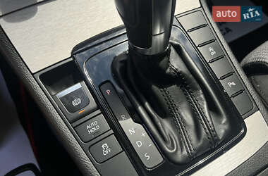 Купе Volkswagen CC / Passat CC 2011 в 