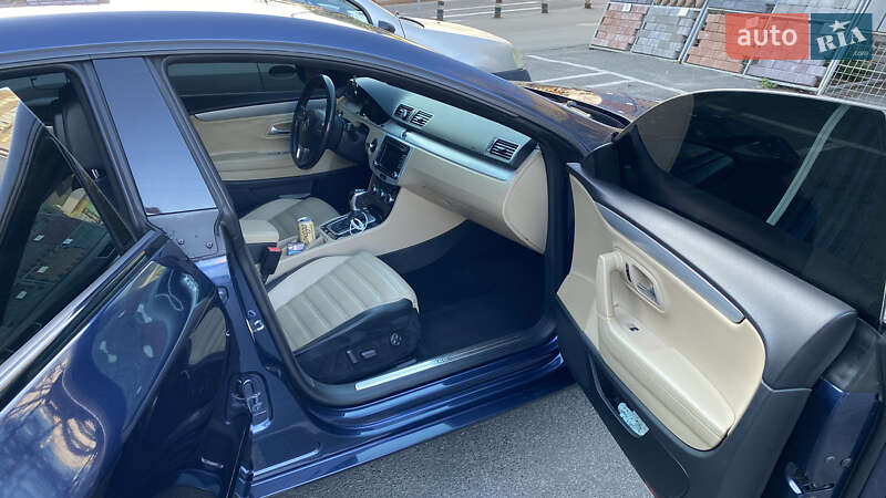 Купе Volkswagen CC / Passat CC 2013 в Киеве