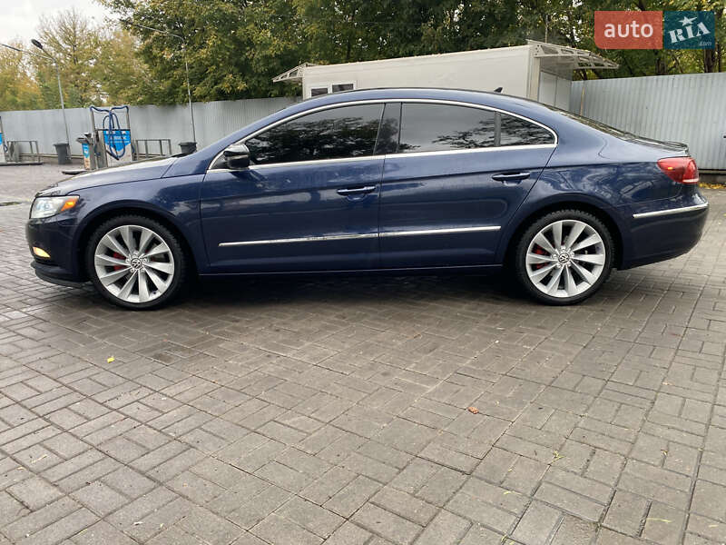 Купе Volkswagen CC / Passat CC 2013 в Киеве